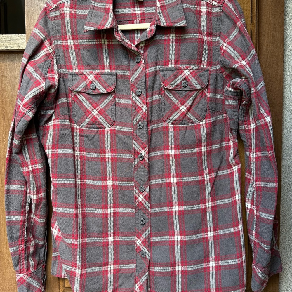 Duluth Trading Co Red and Gray Plaid Flannel Shirt